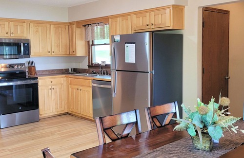 Sylvan Shores House | Beaver Lake House, Lake View, Dock Access Swim Deck, Eureka Springs