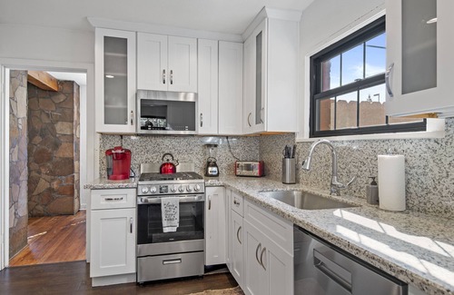 Flagstaff House | Beaver Street Trio - 3 Adjacent Homes, Fenced Yards, AC, W/D, 1G WiFi, Smart TVs