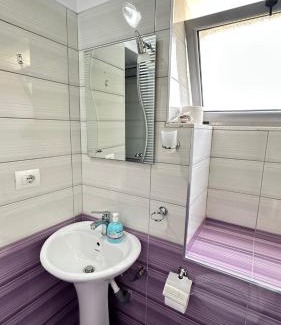 Qender Apartment | Bebi Guest House