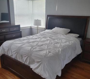 Eagle Crest House | Bed and Bath in St Petersburg Home