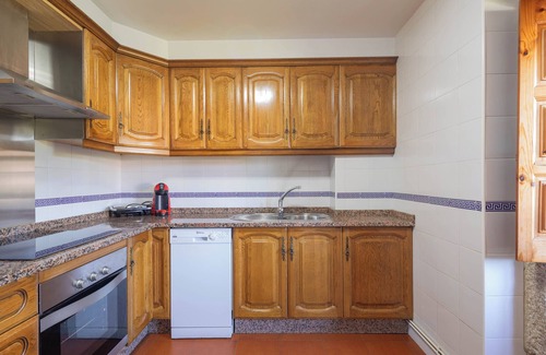 Areas Bed & Breakfast | Bed and Breakfast 'Casa Rectoral Habitacion Triple 3' with Mountain View and Shared Pool