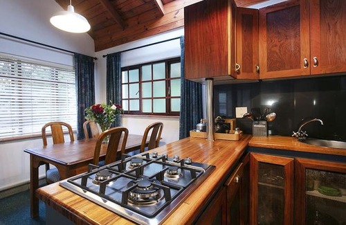 Waterkloof Hotel | Bed And Breakfast in Waterkloof