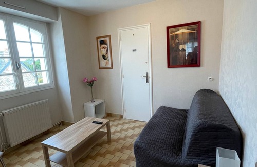 Cancale Bed & Breakfast | Bed and Breakfast 'La Mansardière - Chambre 4' with Shared Garden and Wi-Fi