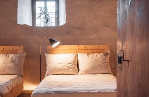 San Lorenzo di Sebato House | Bed & Breakfast "Castel Maurn Suite von Leits" with Mountain View, Shared Pool & Wi-Fi