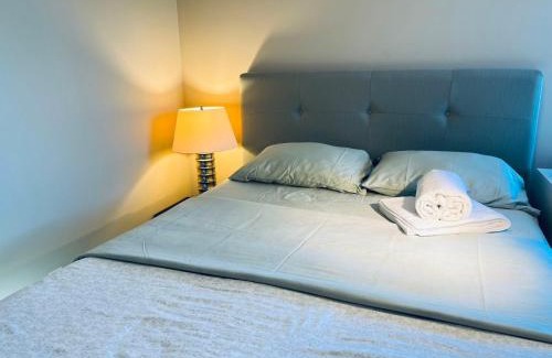 Fort Gary House | Bedrooms in Kenaston, Close to Walmart, Costco, IKEA, Outlet, Unversity of Manitoba