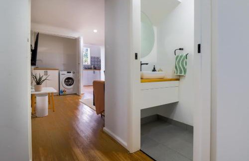 Highton Apartment | Bee at Scenic I 2 BR Apartment near Geelong CBD