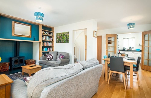 Cirencester House | Bee Cottage (HM75) Lower Mill Estate The Cotswolds