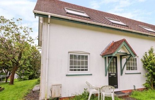 Aberporth Cottage | BEECH TREE COTTAGE, family friendly, with a garden in Aberporth