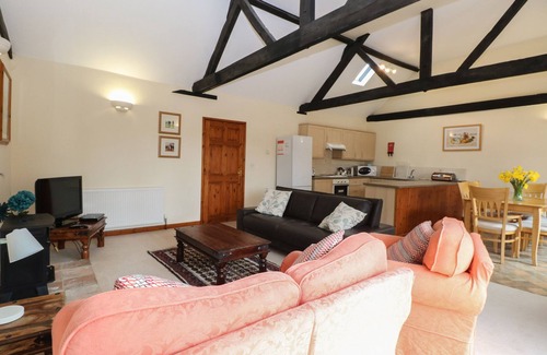 Wood Norton Cottage | BEECHWOOD, family friendly, character holiday cottage in Wood Norton