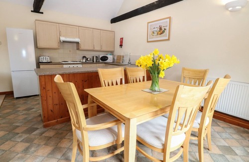 Wood Norton Cottage | BEECHWOOD, family friendly, character holiday cottage in Wood Norton