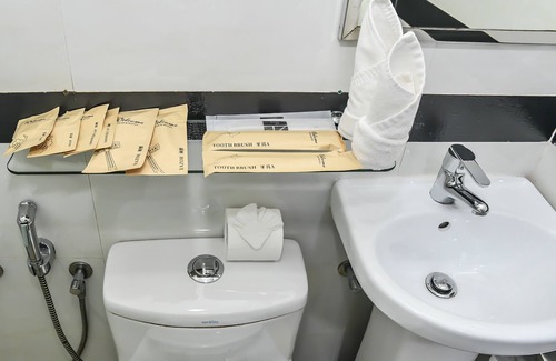 Male Hotel | Beehive Central