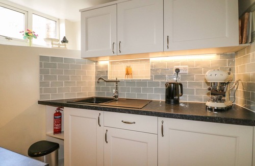 Wirksworth House | BEEHIVE, pet friendly, character holiday cottage in Wirksworth