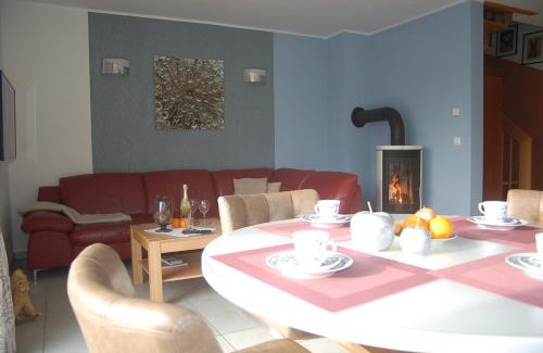 Tanne House | Behagliches Ferienhaus Zaunkönig -mit Kamin und Sauna- Blick über das romantische Bodetal