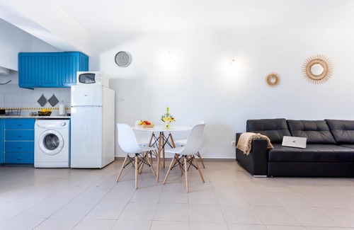 Praia da Rocha Apartment | BeHappy 10 minutes from the BEACH, WIFI & AC