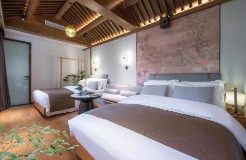 Wangfujing Shopping Area Hotel | Beijing Xin xiang YaYuan Countyard &NearWang Fu Jing Forbidden City Lama Temple and Summer palace,5 minutes walk from subway ,Free Laundry and coffee