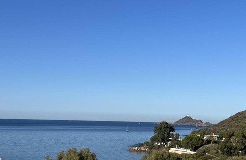 Ajaccio Apartment | Bel app T2 en bord de Mer vue Sanquinaires piscine