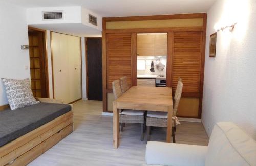 Chamonix City Centre Apartment | Bel appartement 2 pièces avec parking à Chamonix - FR-1-517-39