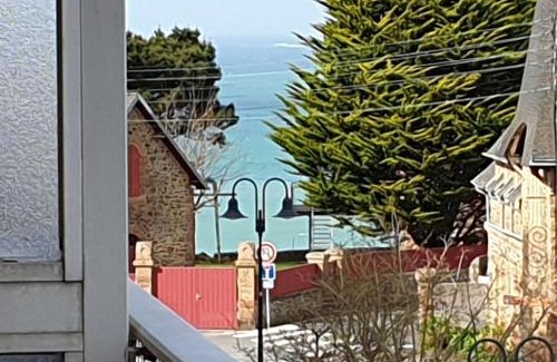 Perros-Guirec Apartment | Bel appartement rénové avec parking au centre-ville de Perros-Guirec - FR-1-368-247