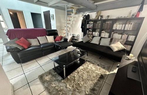 Sain-Bel Apartment | Bel Appartement Spacieux Proche Gare-site Formation Perolliere Ouest Lyonnais