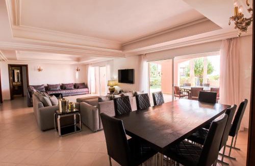 Anza Apartment | Bel Horizon - Luxe - Piscine - 8 or 9 Px