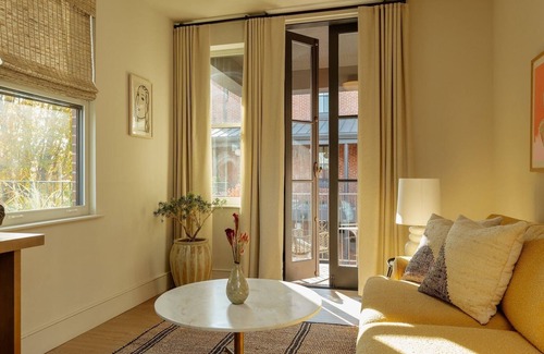 Fishtown Hotel | Bel Suite at Anna & Bel – A Storied Stay in Fishtown