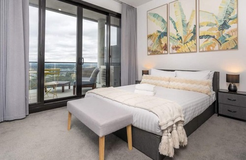 Belconnen Apartment | Belc6 · Best views, Spacious 3br Penthouse, High floor