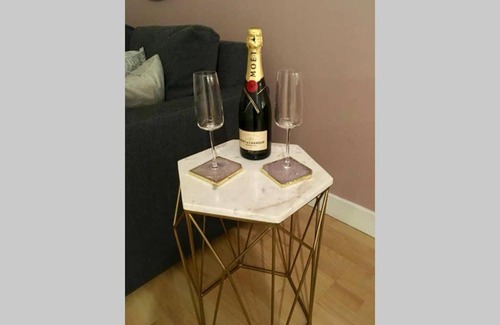 Belfast Central District Apartment | Belfast City Centre Apartment with parking