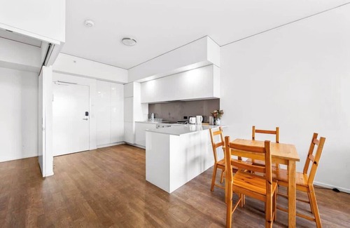 Bowen Hills Apartment | Belise - Executive 2BR Elegance plus parking & pool