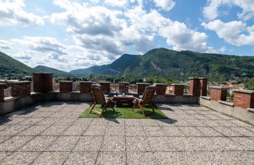 Canzo Apartment | Bella Alda Beautiful Como Castle Penthouse