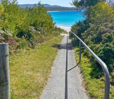 Binalong Bay House | Bella Cottage - Bay of Fires Beach House