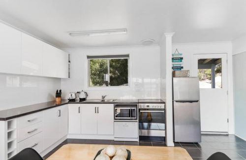 Binalong Bay House | Bella Cottage - Bay of Fires Beach House