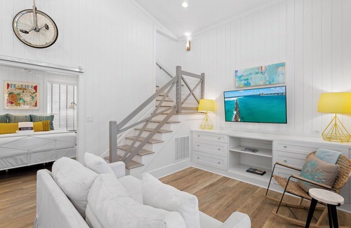 Grayton Beach House | Bella Luna - New 2-Story Grayton Beach Carriage House, Walk to Beach + Red Bar!