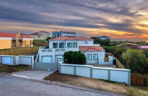 Saint Francis Bay House | Bella Madre Guesthouse