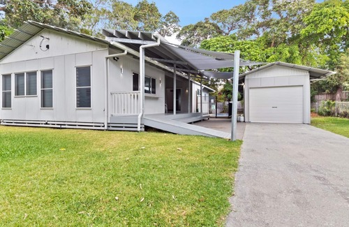 Point Lookout House | Bella on Boreen by Discover Stradbroke, 4 bed, 2 bath, contemporary beach house