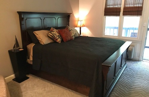 Eureka Springs Historic District Apartment | Bella Paradiso 9, King Bed, Walk to Downtown, Free Parking, Wifi, Front Balcony