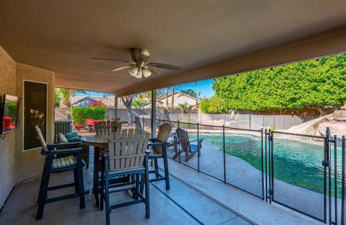 Dobson Woods House | Bella Vista by AvantStay Pool w Waterslide