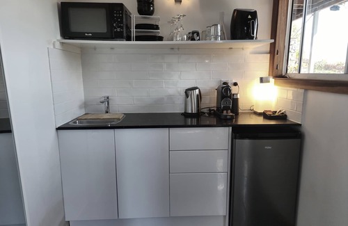 Airlie Beach Apartment | Bella Vista Central Airlie Pets Welcome UNPON REQUEST
