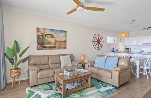 Shoal Bay Apartment | Bella Vista, Unit 10/19 Shoal Bay Road - Vibrant, modern unit with Shoal Bay views