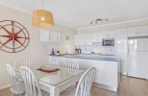 Shoal Bay Apartment | Bella Vista, Unit 10/19 Shoal Bay Road - Vibrant, modern unit with Shoal Bay views
