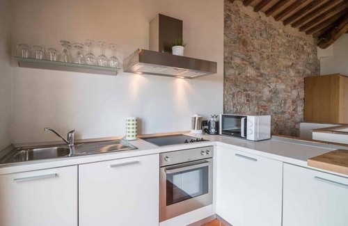 Matraia Apartment | Bellavista, modern apartment. Pool, WiFi, Lucca