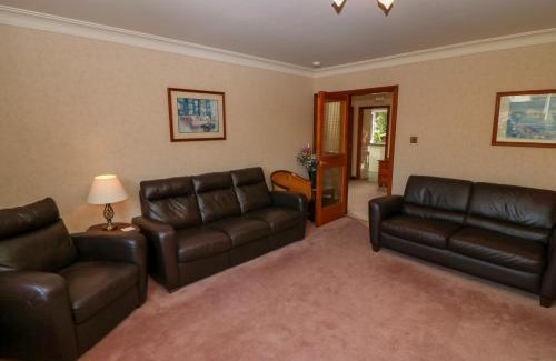 Perth House | Belle a'Ron