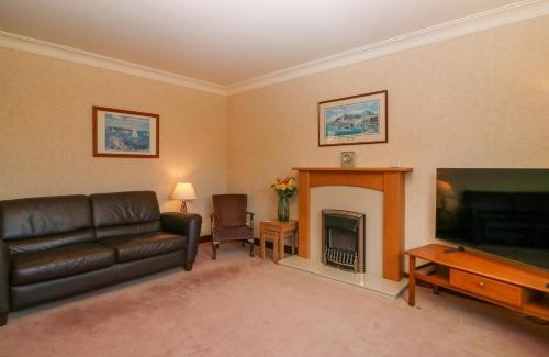 Perth House | Belle a'Ron