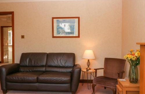 Perth House | Belle a'Ron