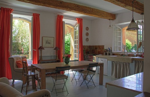 Aix-en-Provence House | Belle Bastide à la Campagne, Parc et Piscine à 5 Km D'aix