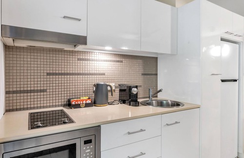 Palm Cove Apartment | Belle Escapes Drift Beachfront Resort Suite 3207