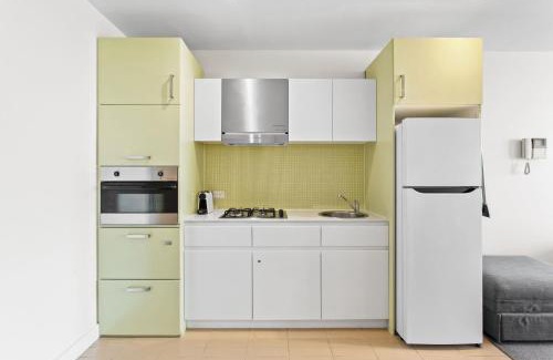 Glenelg Apartment | Belle Escapes - Getaway on Colley
