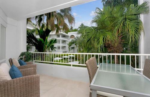 Palm Cove Apartment | Belle Escapes Luxury Poolview Suite 42 Alamanda Resort Palm Cove