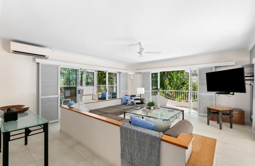 Palm Cove Apartment | Belle Escapes Oceanview Suite 48 with Private Pool Alamanda Resort Palm Cove