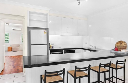 Palm Cove Apartment | Belle Escapes Poolside Luxury Suite 52 Alamanda Resort Palm Cove