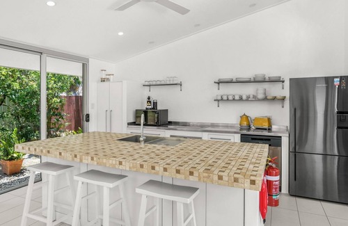 Trinity Beach House | Belle Escapes Villa Rosa just minutes to Trinity Beach